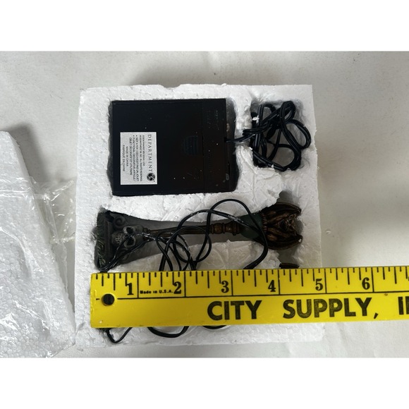 New Set Of 2 Dept 56 Halloween Village Accessories Gargoyle Lamp Posts In Box - Picture 4 of 6